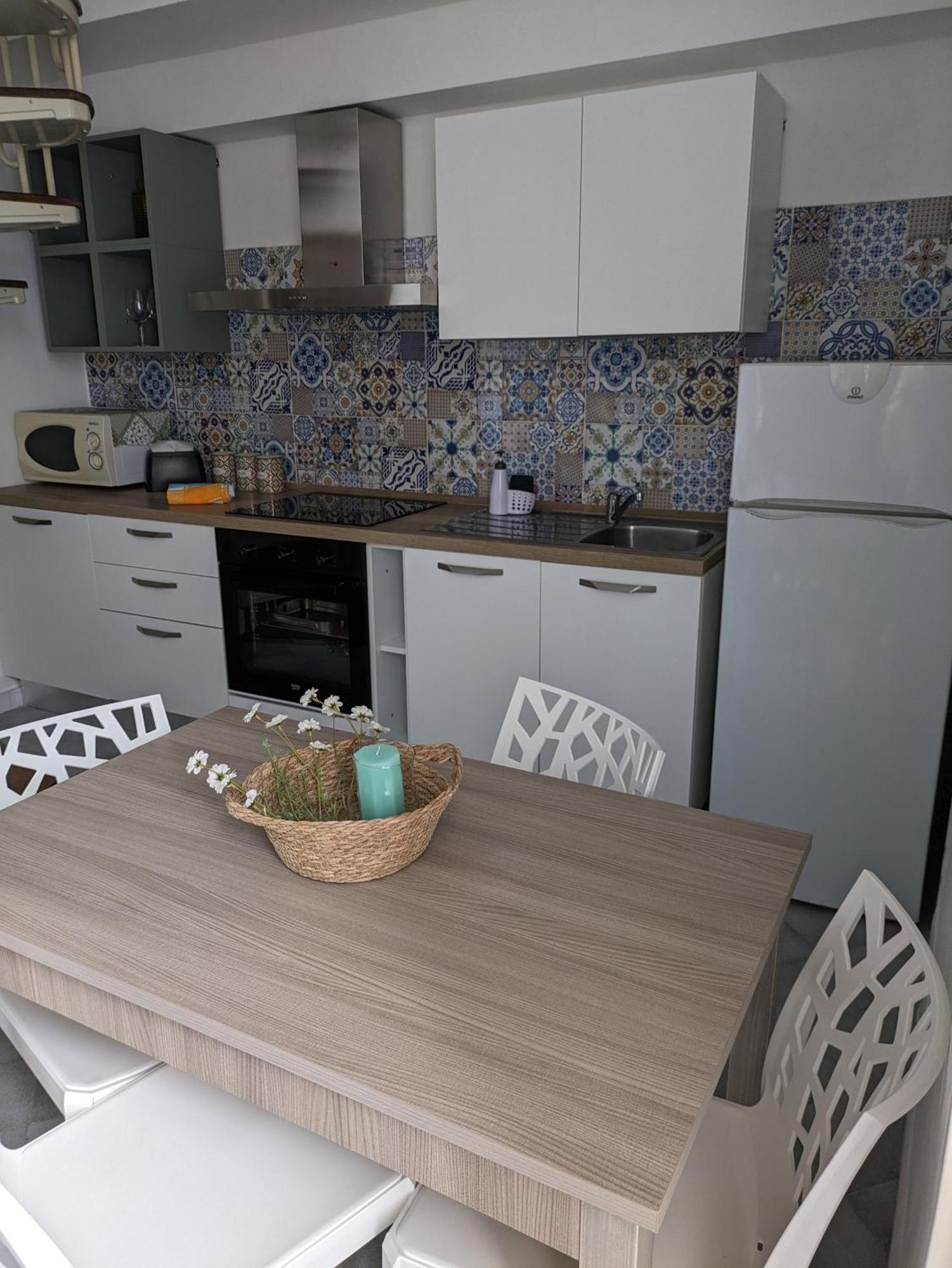 Mimi Sul Mare Apartment มัสซาลูเบรนเซ ห้อง รูปภาพ